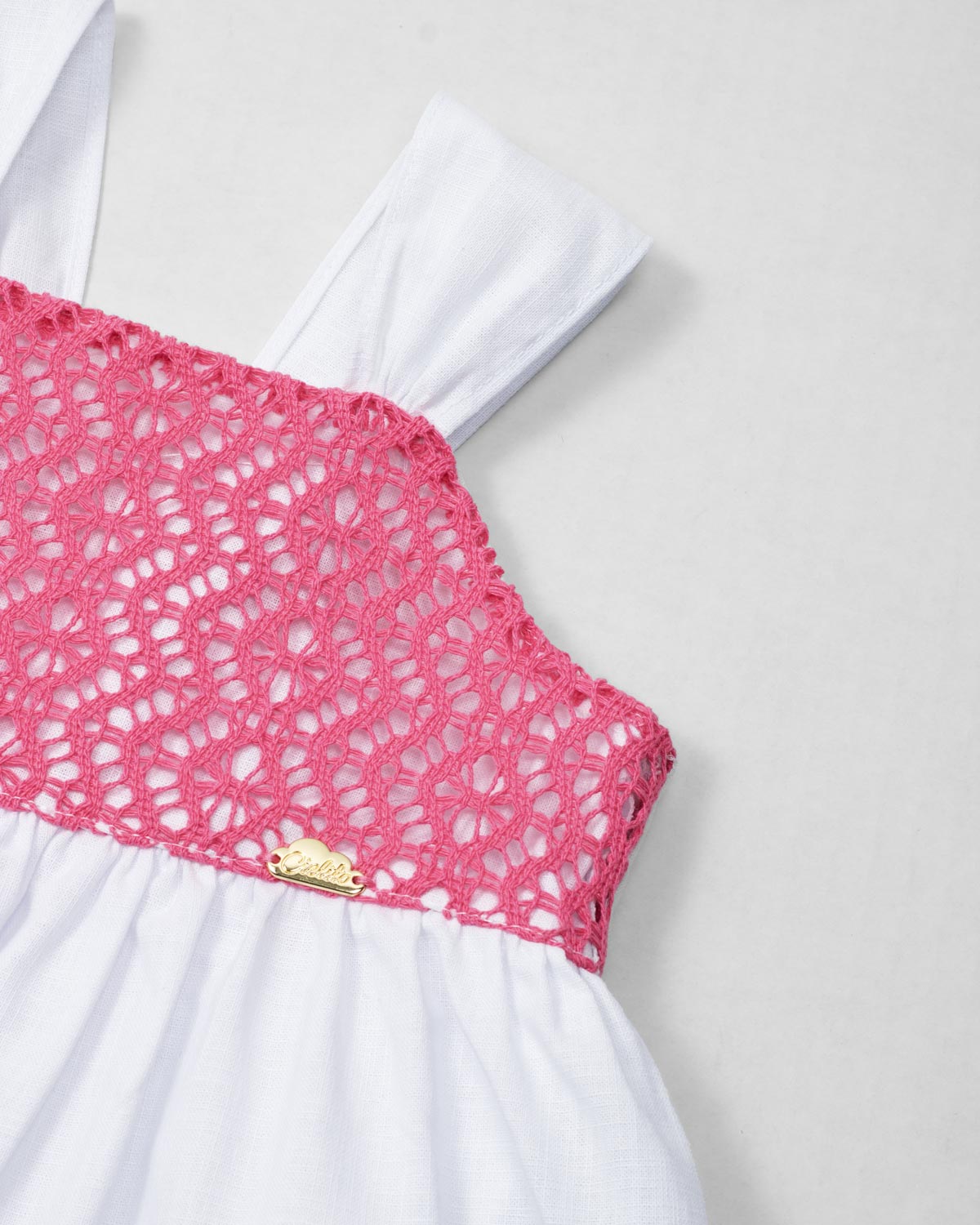 Vestido body blanco de tiras con textura tejida para bebé niña