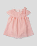 Vestido body rosa con detalle de líneas plateadas y moño en hombro para bebé niña