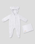 Ajuar blanco con gorrito y cobija para bebé