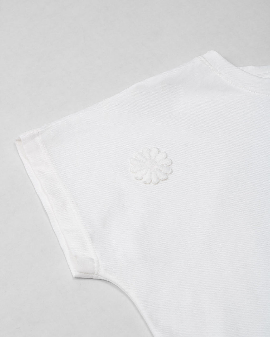 Camiseta blanca manga corta para niña