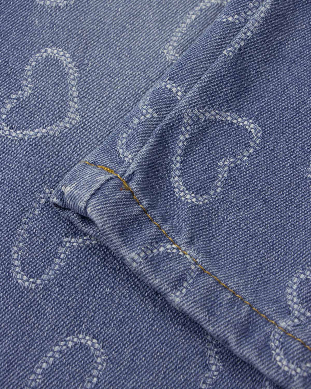 Jean denim con diseño de corazones para niña