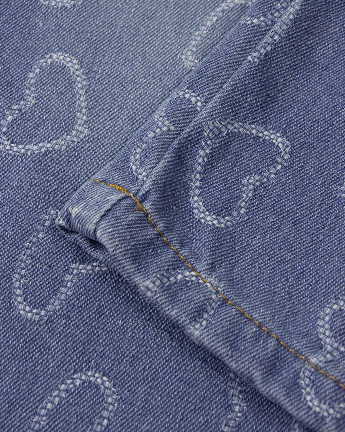 Jean denim con diseño de corazones para niña