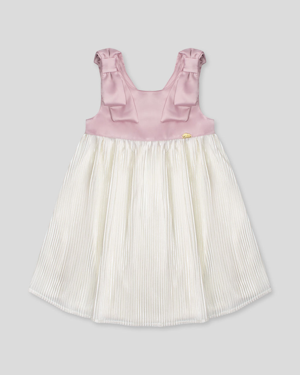 Vestido en satín de tiras con moños y plisado blanco crema para niña