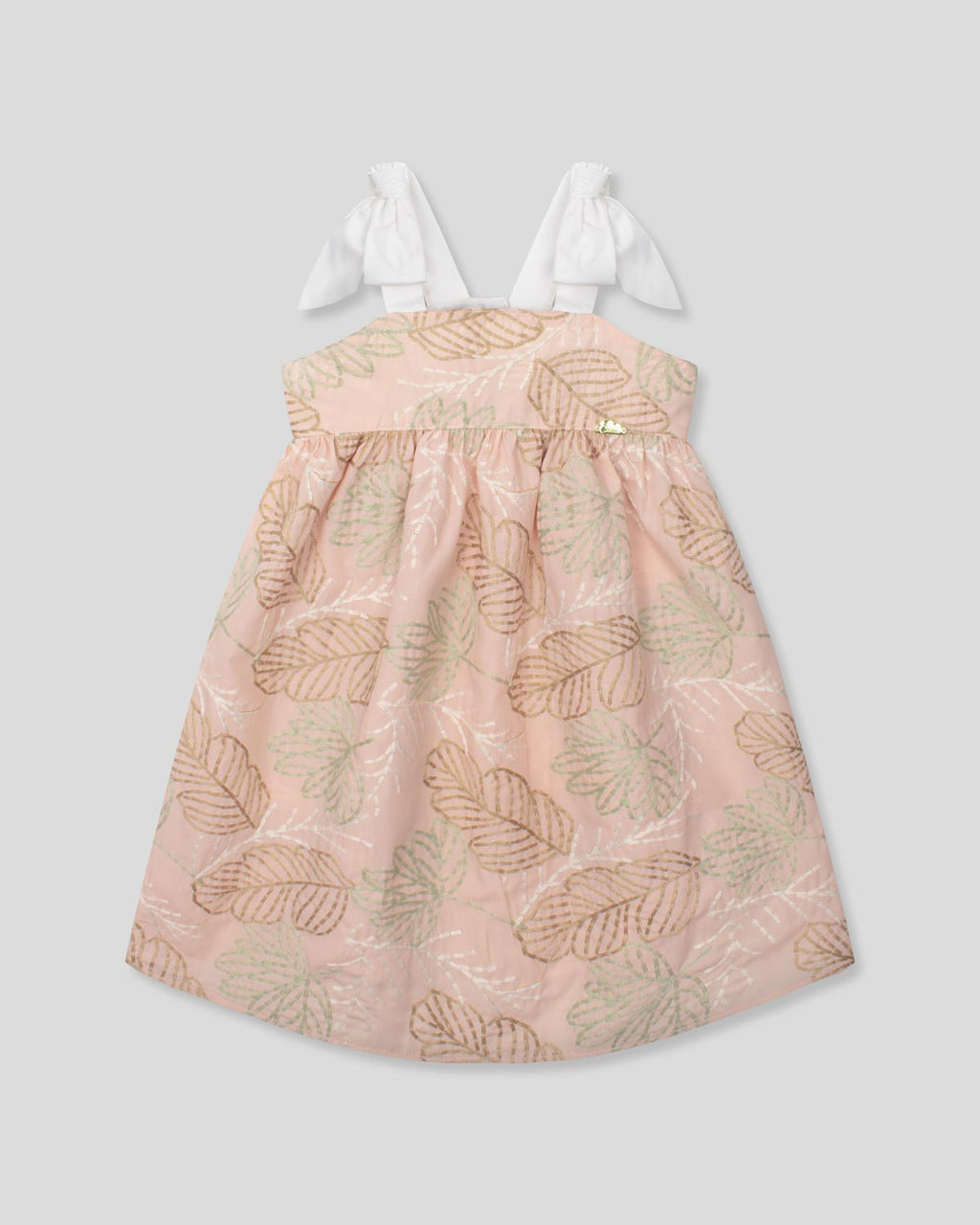 Vestido café con bordado de hojas y tiras blancas con moño para niña