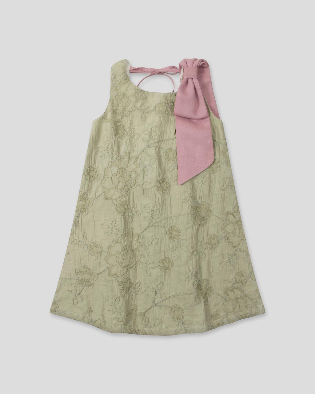 Vestido verde con flores bordadas y moño rosa en hombro para niña