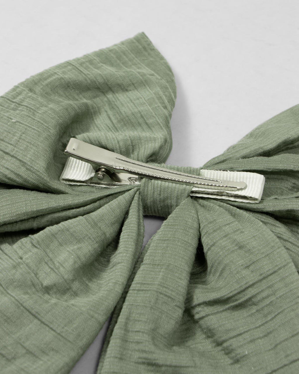 Moño pinza verde oliva para niña